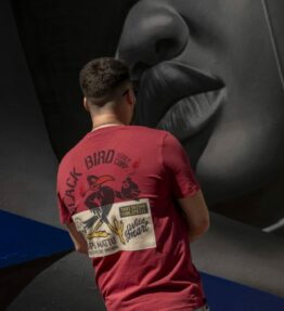 T-shirt Black Bird 2023 Rouge terre